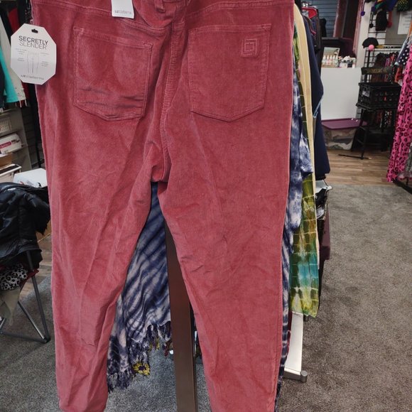 SECRETLY SLENDER Jeans from Liz Claiborn, in SWEET BERRY - size 14 - Picture 3 of 4